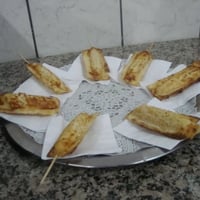 Crepes suíços nos sabores queijo, presunto e queijo, frango e chocolate.