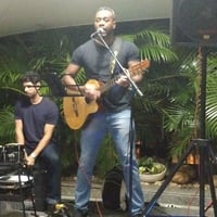 Cantor Mingo Neto - voz e violão para eventos em Salvador