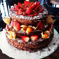 Naked cake de mousse de chocolate 70%