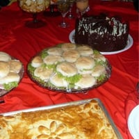 Tortas salgadas, mini sanduiches etc