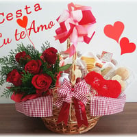 ?Cesta Eu te Amo... café tradicional com Rosas e pelucia de coração eu te amo?