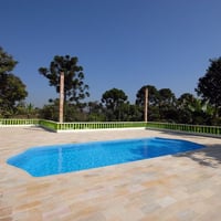 linda piscina