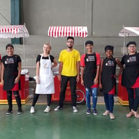 Carrinho de lanches. Pipoca, algodão doce, batata frita, churros, crepe suíço, hambúrguer, picolés