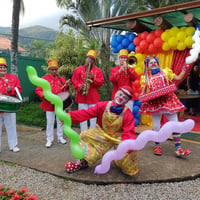 RECEPÇÃO COM BANDINHA, PALHAÇO E PALHACINHA
