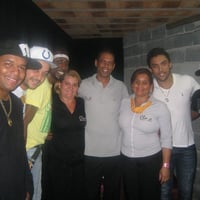 Grupo Pixote com equipe Clara Festas
