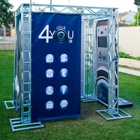 A cabine Click4You pode ser totalmente personalizada.