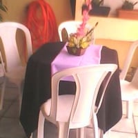 Cadeiras , Mesas e toalhas