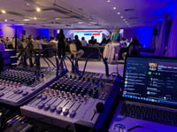 Audiovisual completo, painel de Led, sonorização e iluminação