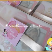 Convite Minnie Rosa
Papel 230grs com brilho + envelope vegetal + fita cetim rosa + tag. Quantidade