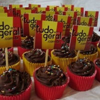 Cupcakes com Tags