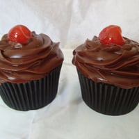 Cupcakes Chocolate com Cereja