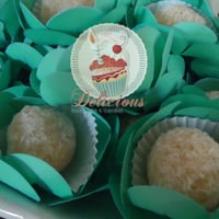 Beijinho de abacaxi.