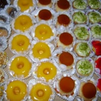 Mini pudim, mini tortinha de limão, quindim...