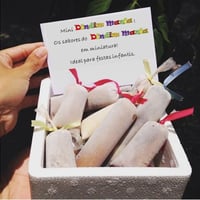 Mini Dindins decorados com fitilhos coloridos.
Para encomendas a partir de 50 unidades.