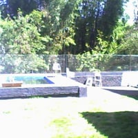 piscina fundo area verde