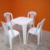 Conjunto 1 Mesa e 4 Cadeiras