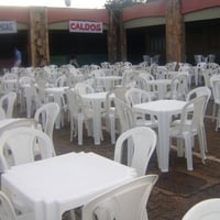 cadeiras com e sem encosto de braço
