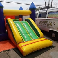 Castelinho pula pula com escorrega