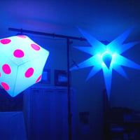 Sputiniks dado 40x40 e estrela 11 raios, com luz negra, para iluminação de pista e ambiental, show !