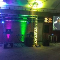 Sonorização, iluminação, treliças de alumínio,movies, luz decorativas em led e Dj