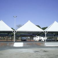 Tenda 8x8 piramidal de calha