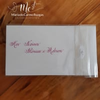 Lindo convite de casamento caligrafado com tinta pink, combinando perfeitamente com o tema do evento