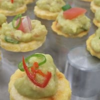 Canapé guacamole