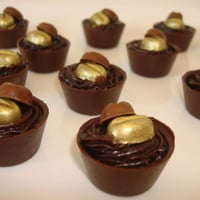 Cestinha de chocolate meio amargo com ganache de café