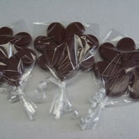 Pirulitos de Chocolate Preto em forma de Flor.