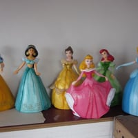 Princesas - isopor com fibra de vidro