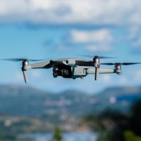 Filmagem com drone em Salvador e Camaçari é a solução ideal para capturar imagens aéreas profissiona