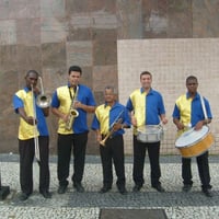 BANDA PARA INAUGURAÇÃO DE LOJA - PORTA DE LOJA 9810-7295