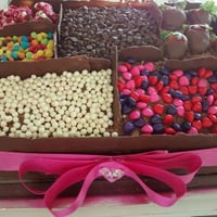brigadeiro com morango e suspiro