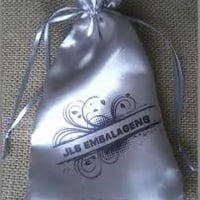 Embalagem de Cetim
Personalizada para Lojas
