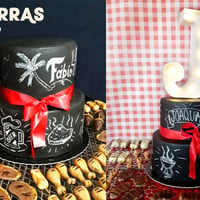 Bolo cenográfico, bolo falso tema adulto. Festa churrasco com doces personalizados.