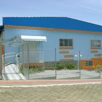 Faixada do Espaço de Festas Tia Rê