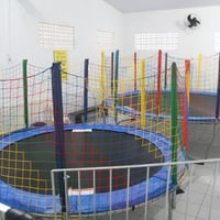Espaço exclusivo para camas elásticas - para todas as idades