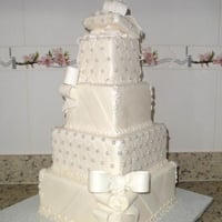 Bolo cenográfico casamento pérolas - aluguel ou venda