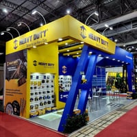 Serviço completo de montagem e personalização de stand profissionais. Desde a concepção (design) até
