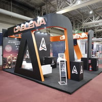 Serviço completo de montagem e personalização de stand profissionais. Desde a concepção (design) até