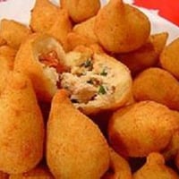 Coxinha (R$ 14,00 o cento congelado)