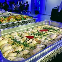 Buffet completo: Alimentação, bebidas e sobremesa