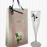 Taça em acrílico adesivada, personalizada, transparente, com sacolinha plastificada, impressa em off