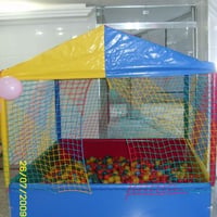 Temos brinquedos: piscina de bolinhas e cama elastica