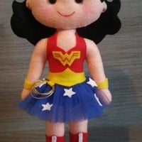 Mulher Maravilha.
Boneca para decoração ou centro de mesa.
Temos a opção de locação.