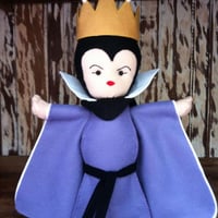 Rainha Má (Filme Branca de Neve)
Temos a opção de locação.
