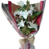 bouquet braçada c/ lírios