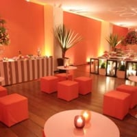 Bar Balcão e Mesa Bar com Puffs
