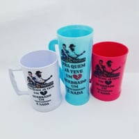 Canecas acrílicas para eventos.