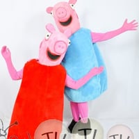 Peppa pig para festa infantil, pular em poça de lama, cantar e dançar com peppa e George.